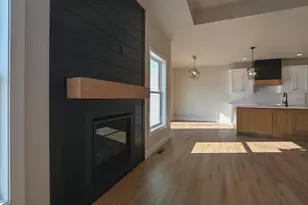 2041 Red Fox Ln, Kaukauna, WI 54130 - Photo 14