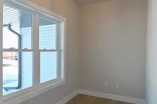 2041 Red Fox Ln, Kaukauna, WI 54130 - Photo 6