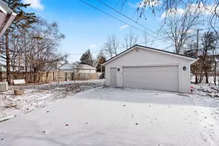 714 Maple St, Neenah, WI 54956 - Photo 32
