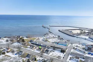 94 E North Water St, Algoma, WI 54201 - Photo 32