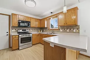 N9555 Chadbury Ln, Appleton, WI 54915 - Photo 8