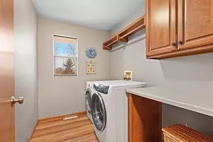 1105 Faversham Way, Green Bay, WI 54313 - Photo 16