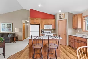 1105 Faversham Way, Green Bay, WI 54313 - Photo 12