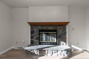 2457 Blake Ct, Oshkosh, WI 54904 - Photo 10