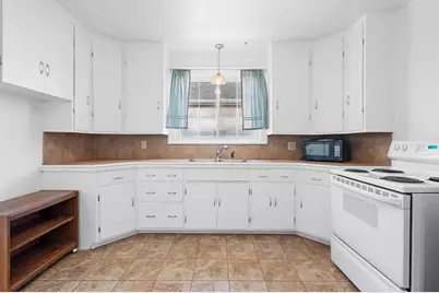 425 E Summer Street, Appleton, WI 54911 - Photo 10