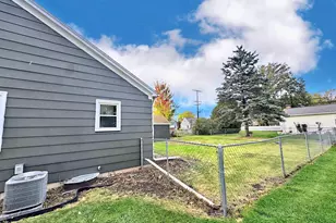 310 W Ryan St, Brillion, WI 54110 - Photo 18