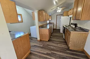 231 E Center St, Shawano, WI 54166 - Photo 6