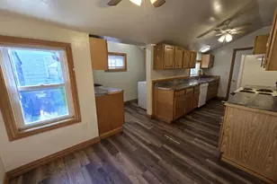 231 E Center St, Shawano, WI 54166 - Photo 4