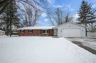 1807 E Wisconsin Ave, Kaukauna, WI 54130 - Photo 2