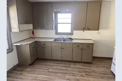 720 E Fulton Street, Waupaca, WI 54981 - Photo 10