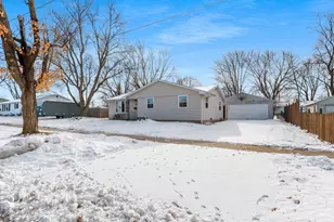 621 W 7th St, Kaukauna, WI 54130 - Photo 2