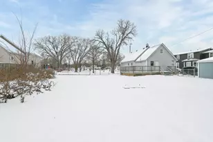 1129 S Chestnut Ave, Green Bay, WI 54304 - Photo 38