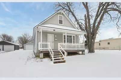 1129 S Chestnut Avenue, Green Bay, WI 54304 - Photo 1