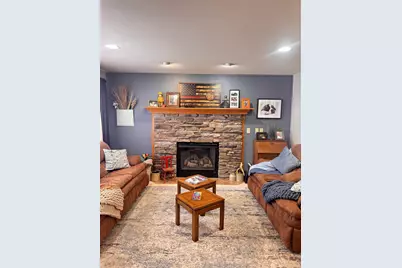 833 Woodland Circle, Waupaca, WI 54981 - Photo 6