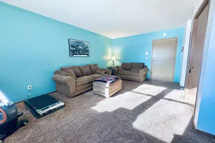 975 Manor Dr, Neenah, WI 54956 - Photo 8