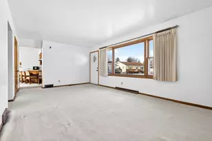 200 Prairie Ct, Fond du Lac, WI 54935 - Photo 4