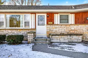 200 Prairie Ct, Fond du Lac, WI 54935 - Photo 2