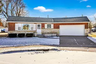 200 Prairie Ct, Fond du Lac, WI 54935 - Photo 1