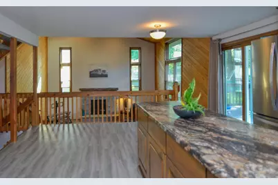 916 Square Terrace, Green Bay, WI 54313 - Photo 6