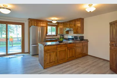 916 Square Terrace, Green Bay, WI 54313 - Photo 4