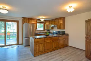 916 Square Terrace, Green Bay, WI 54313 - Photo 4