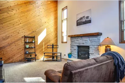 916 Square Terrace, Green Bay, WI 54313 - Photo 8