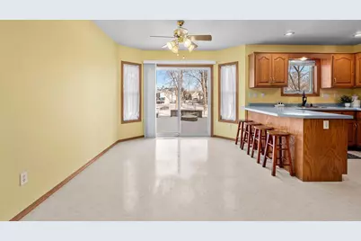 2374 Yolanda Circle, Green Bay, WI 54303 - Photo 12