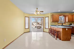 2374 Yolanda Cir, Green Bay, WI 54303 - Photo 12