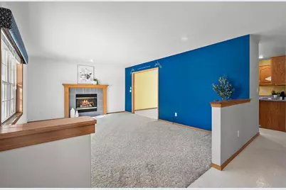 2374 Yolanda Circle, Green Bay, WI 54303 - Photo 4