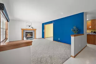 2374 Yolanda Cir, Green Bay, WI 54303 - Photo 4