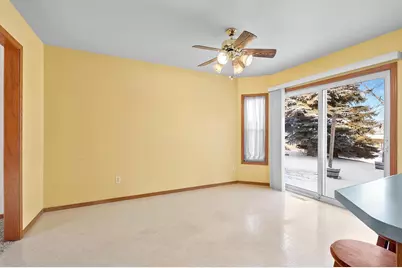 2374 Yolanda Circle, Green Bay, WI 54303 - Photo 14