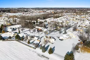 2374 Yolanda Cir, Green Bay, WI 54303 - Photo 54