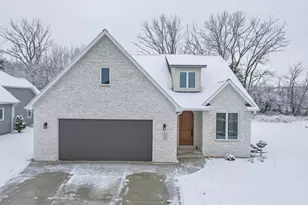 1780 Bobby Jones Dr, De Pere, WI 54115 - Photo 2
