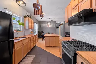 W5221 Loucks Rd, Peshtigo, WI 54157 - Photo 14