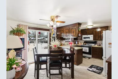 3060 Holland Road, Green Bay, WI 54313 - Photo 6