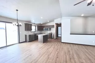 2040 Red Fox Ln, Kaukauna, WI 54130 - Photo 2