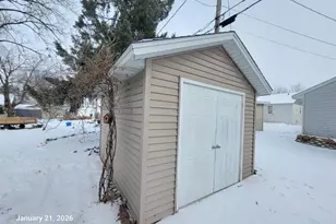 215 W Cameron St, New London, WI 54961 - Photo 18