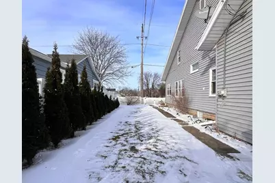 1221 Oshkosh Avenue, Oshkosh, WI 54902 - Photo 32