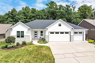 3347 Largo Ridge Dr, Green Bay, WI 54311 - Photo 2