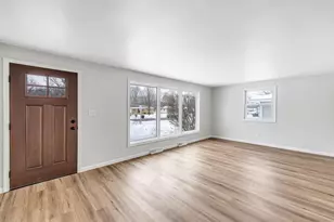 1133 Cardinal Ln, Green Bay, WI 54313 - Photo 10