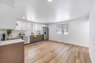 1133 Cardinal Ln, Green Bay, WI 54313 - Photo 4