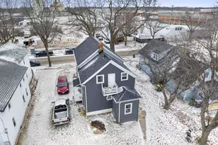 1322 S Broadway, Green Bay, WI 54304 - Photo 8