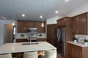 1921 Lone Grove Ave, Green Bay, WI 54303 - Photo 10