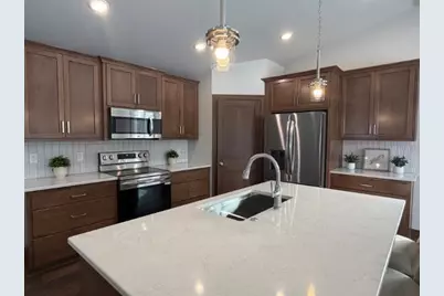 1921 Lone Grove Avenue, Green Bay, WI 54303 - Photo 8