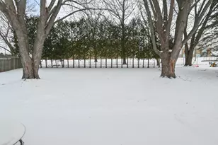 441 Menlo Park Rd, Green Bay, WI 54302 - Photo 26