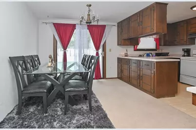 441 Menlo Park Road, Green Bay, WI 54302 - Photo 6