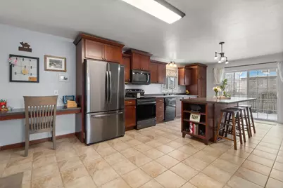 719 W 8th Avenue, Oshkosh, WI 54902 - Photo 6