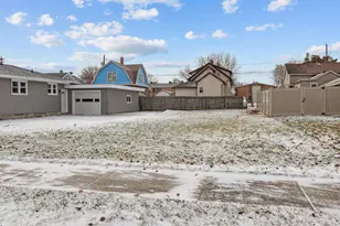 719 W 8th Ave, Oshkosh, WI 54902 - Photo 2