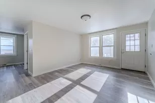 630 Jackson St, Oshkosh, WI 54901 - Photo 2