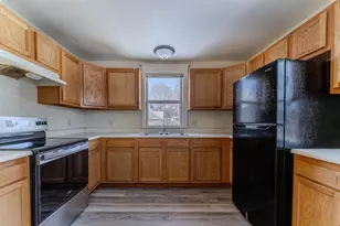 630 Jackson St, Oshkosh, WI 54901 - Photo 8